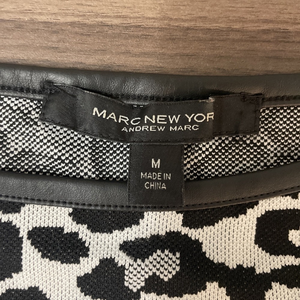 Marc New York Animal Print Top Faux Leather Trim Sz M - Picture 3 of 9